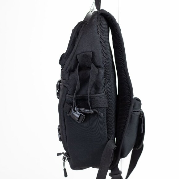 NWT Sling Camera Backpack QIPI Black with Purple Interior - Picture 5 of 15